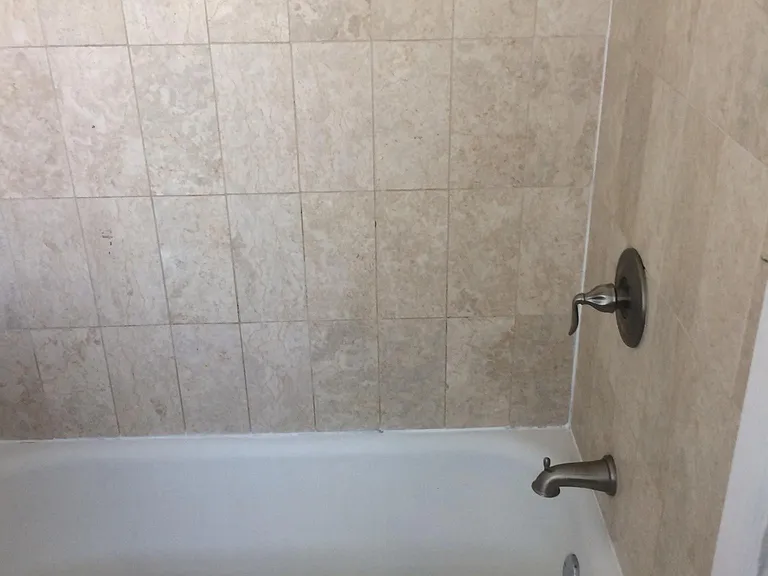 4871 1/2 N Hermitage Ave #2W — Photo 11