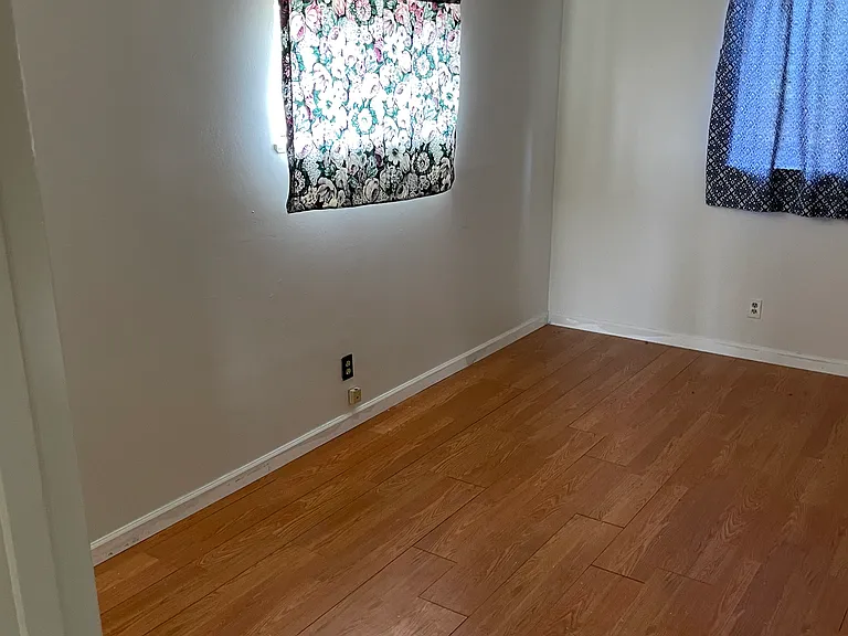353 Pullman Ave — Photo 14