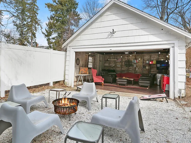 61 Hillandale Rd — Photo 27