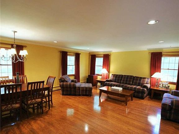 5th image of 17 Sandstone Ln