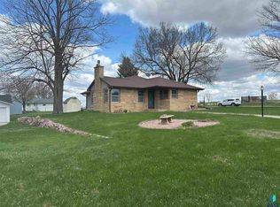 420 4th St E, Jasper, MN 56144