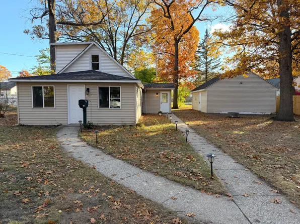 1367 Flower Ave, Muskegon, MI 49442