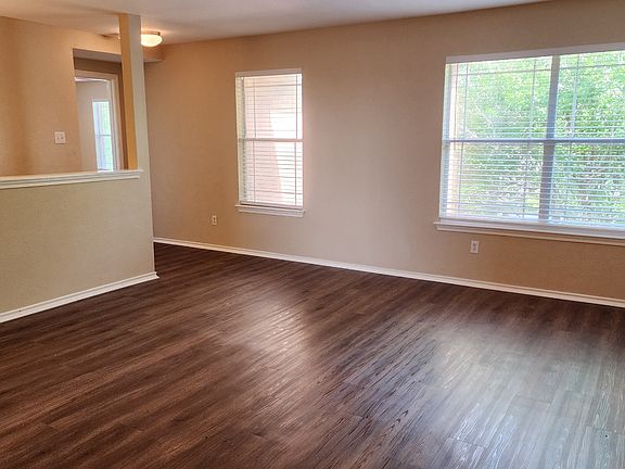 5th image of 410 Mossy Rock Dr