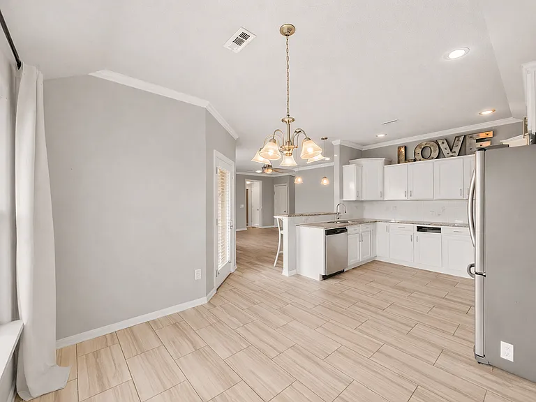 4556 W Croft Dr — Photo 7