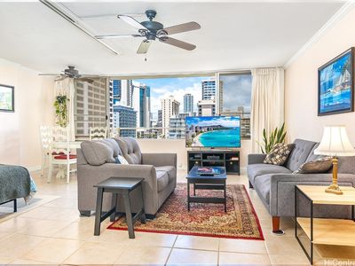 435 Seaside Ave APT 1006, Honolulu, HI, 96815