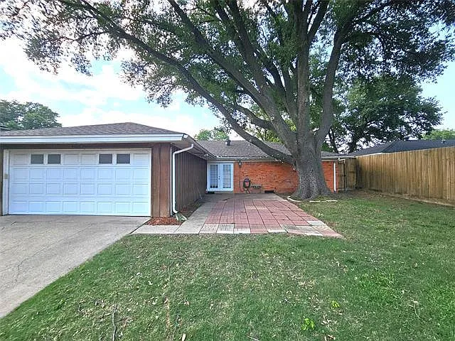1400 Oakhill Dr — Photo 8