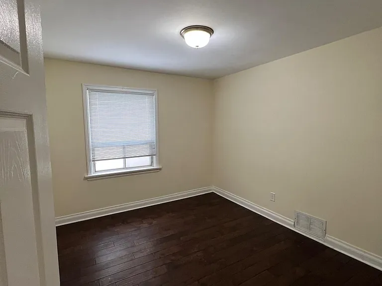 233 Beta St #UPPER — Photo 11