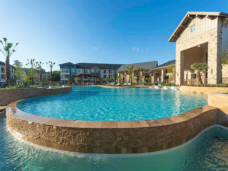 The Pointe at Valley Ranch Town Center — Photo 32