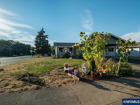 2nd image of 2501 Prairie Pl SE