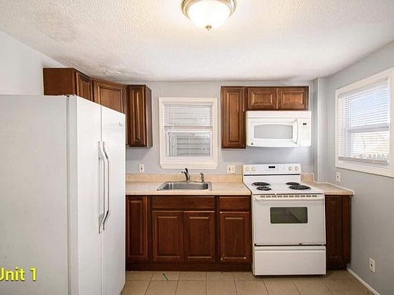 3rd image of 1037 Bement St