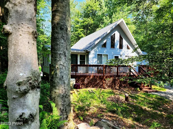 1051 Tanglewood Dr, Gouldsboro, PA 18424