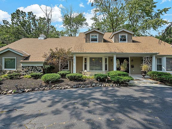 2nd image of 26 Strauss Ln