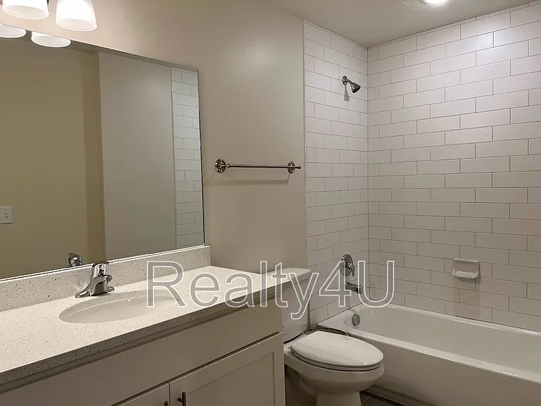 2244 N Canyon Rd — Photo 18
