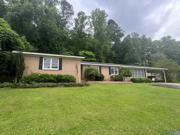 516 Country Club Dr, Gadsden, AL 35901