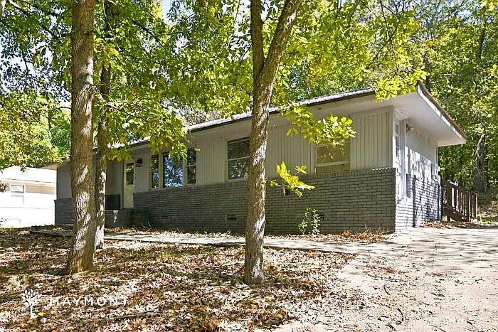 3 bed, 2.0 bath, 1346 sqft, $1,395 — Photo 1