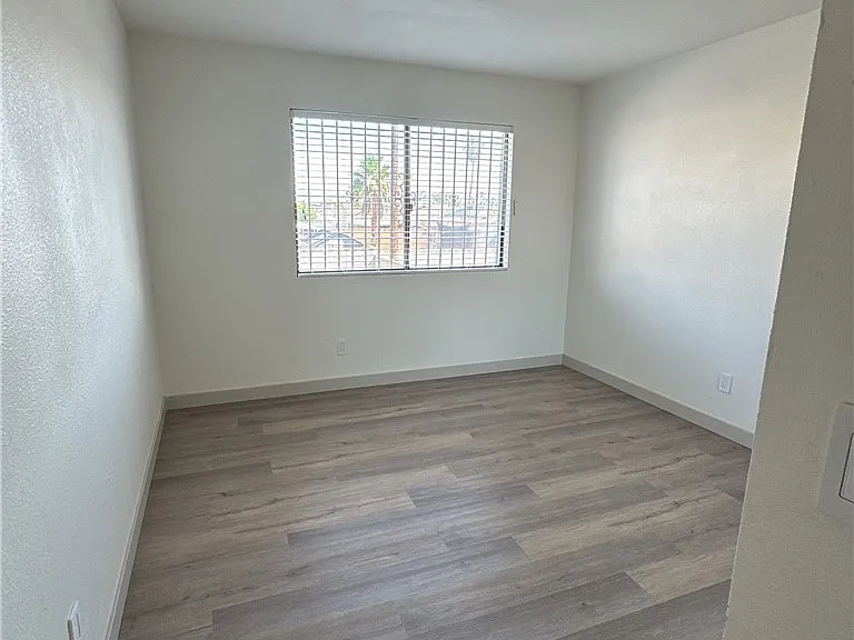 5590 W Katie Ave — Photo 17