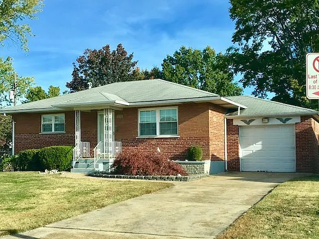 7235 Maeze Ct — Photo 1