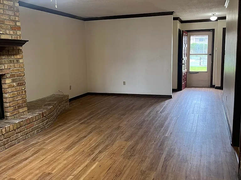 200 Dublin Cir #E — Photo 5