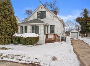 925 Harding AVENUE, Waukesha, WI 53186