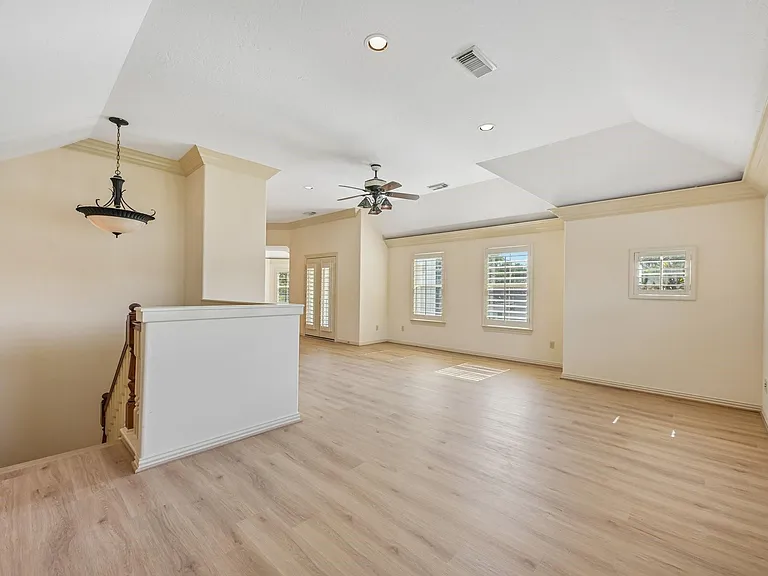 1611 Copperas Cv — Photo 35