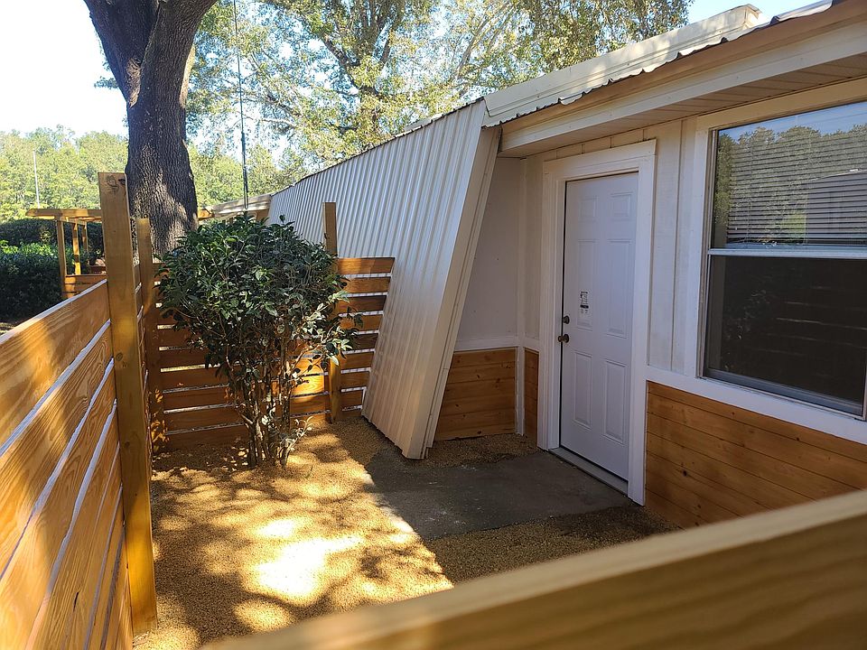 2nd image of 3125 Zepp Ln