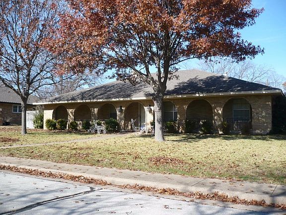 3rd image of 931 Clint Smith Dr