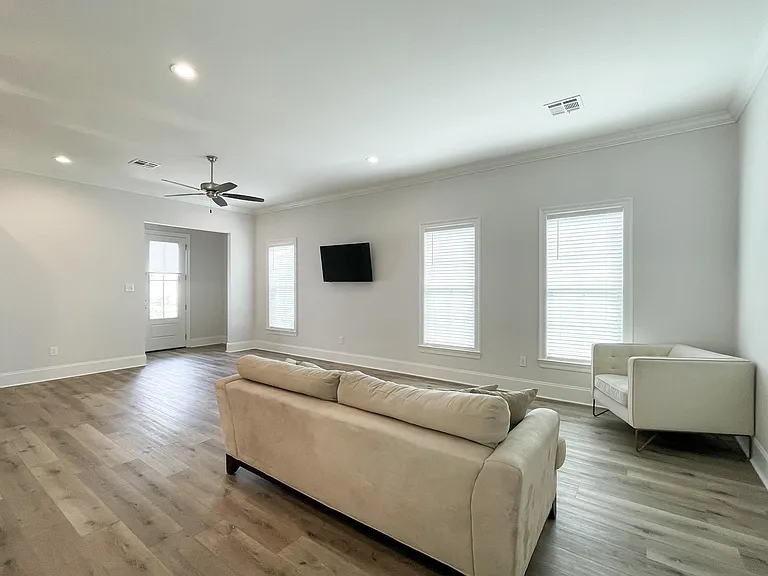 230 Alpine Dr — Photo 8