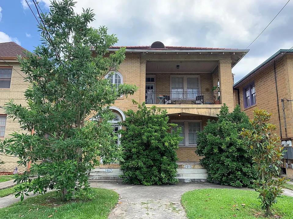 2817 Paris Ave