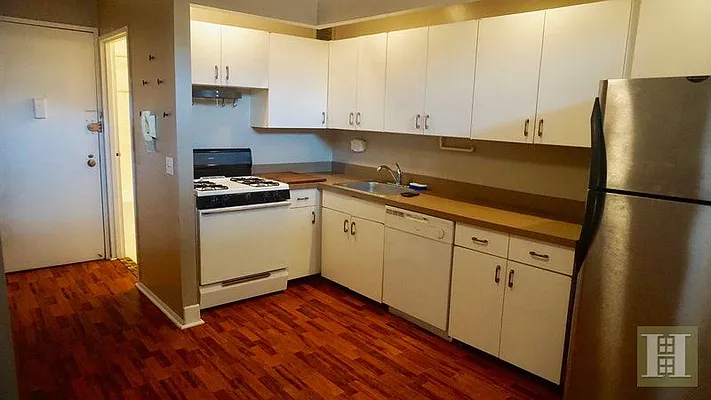 Rented by Halstead Real Estate | media 19