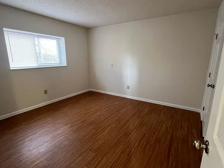 602 Bristol Ct — Photo 20
