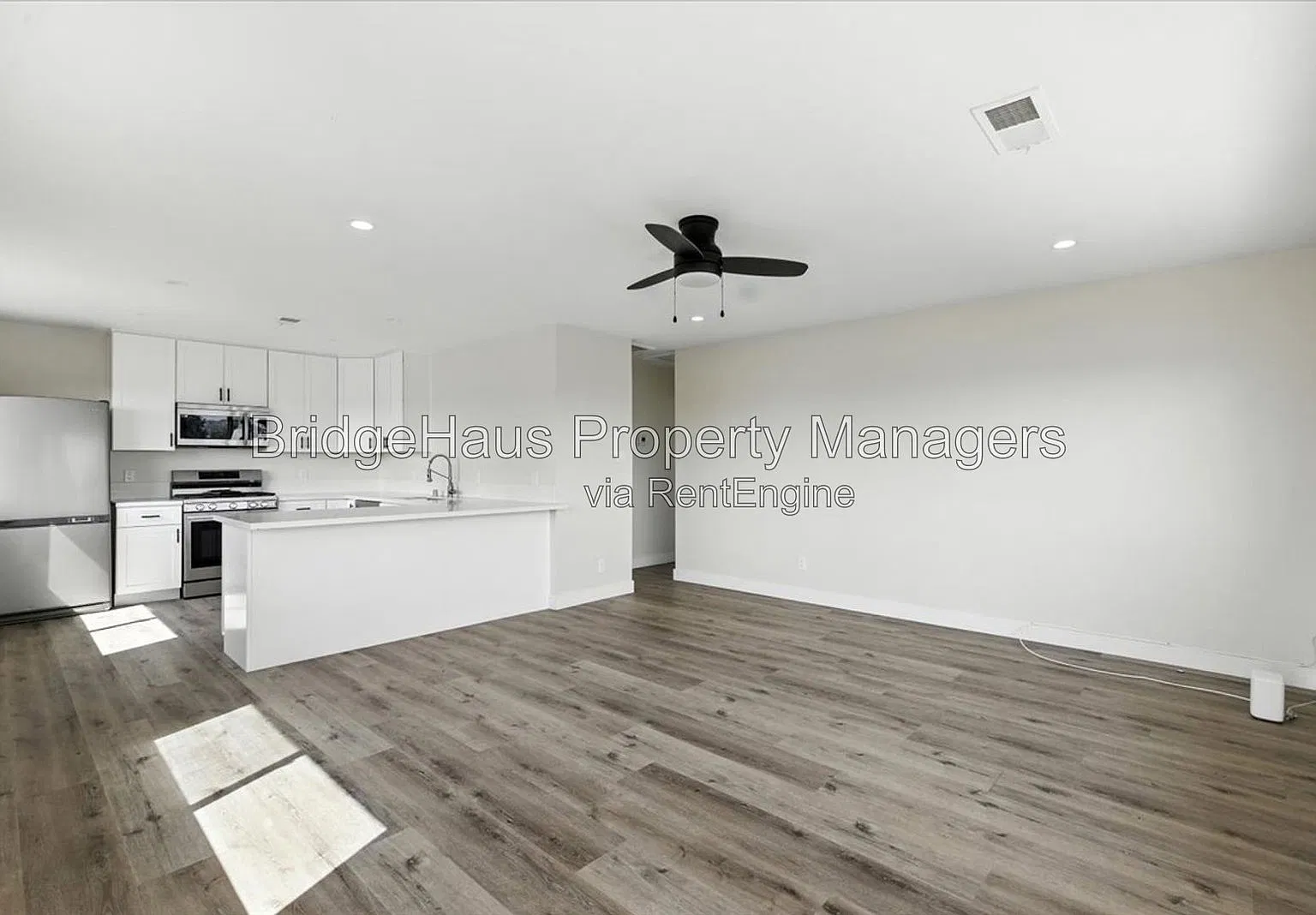 2 bed, 1.0 bath, 775 sqft, $2,600 — Photo 2