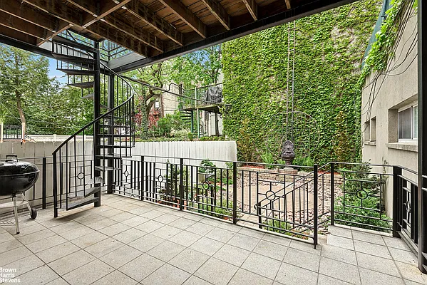 Rented by Brown Harris Stevens | media 22