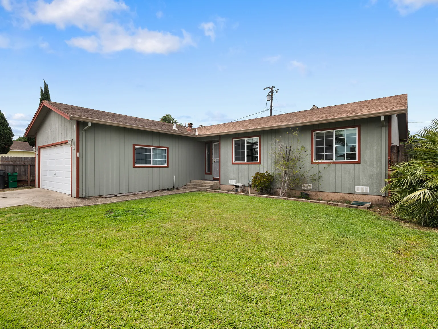 3 bed, 1363 sqft, $4,200 — Photo 1