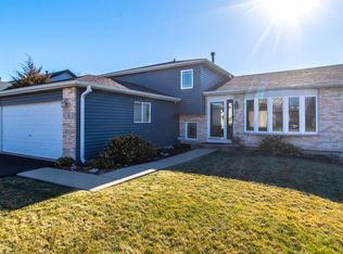 51 Ponderosa Dr, Romeoville, IL 60446