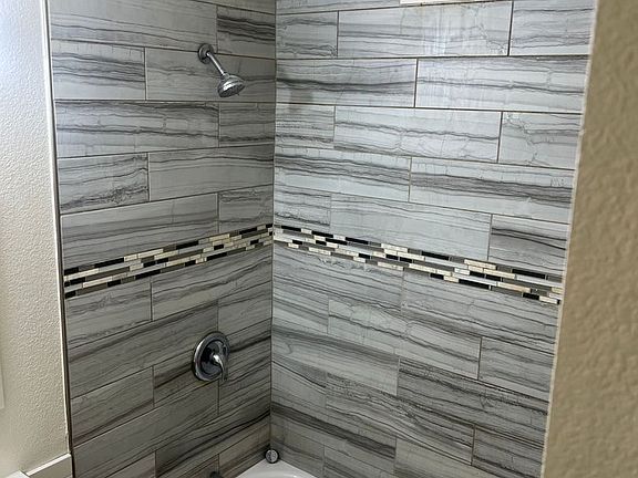 4th image of 3726 Hazelwood St APT 4