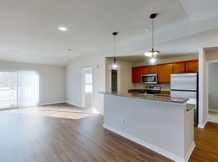 2002 American Eagle Dr UNIT 14, Slinger, WI 53086