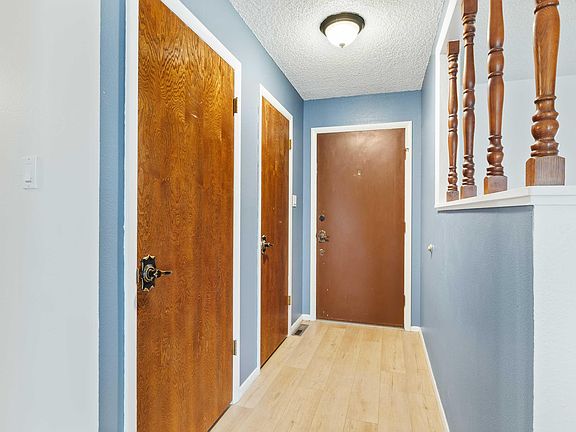 4th image of 886 College Dr