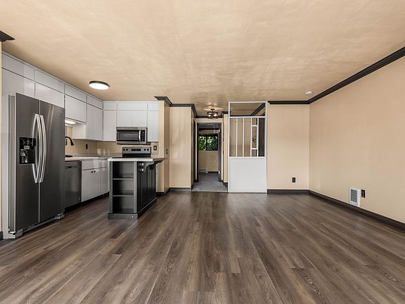 5th image of 13562 37th Ave S APT 33