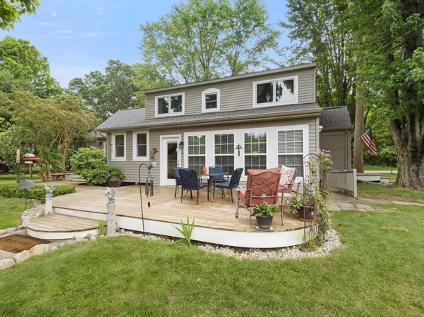 9708 Oakland Dr, Portage, MI 49024