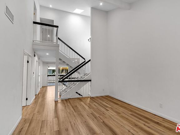 4th image of 4916 Saint Louis Ct