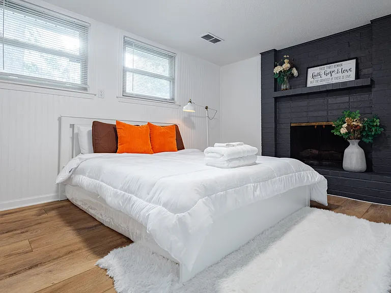 12809 Manchester Ave — Photo 31