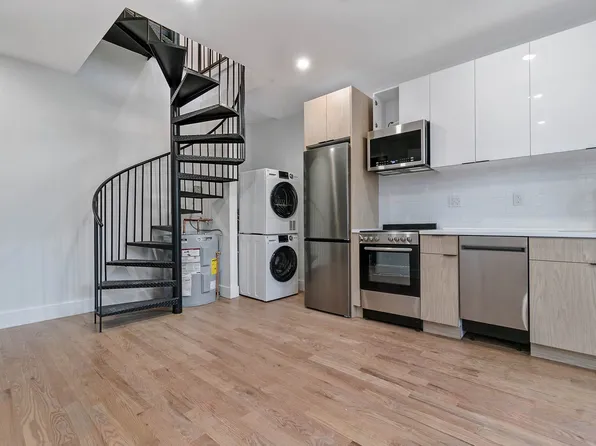 285 Metropolitan Avenue image 1 of 10