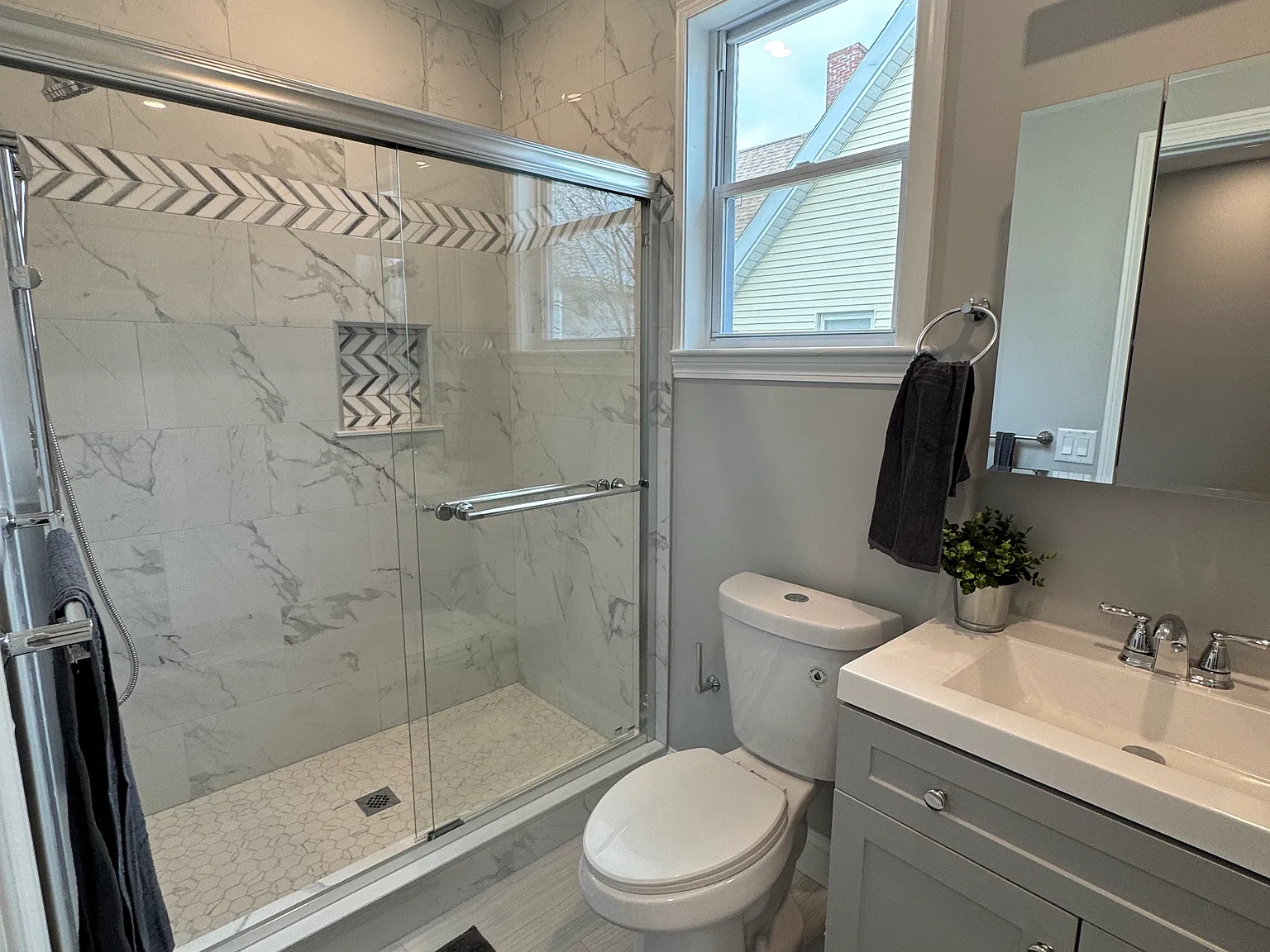 10 bed, 8.5 bath, 2500 sqft, $17,000 — Photo 4