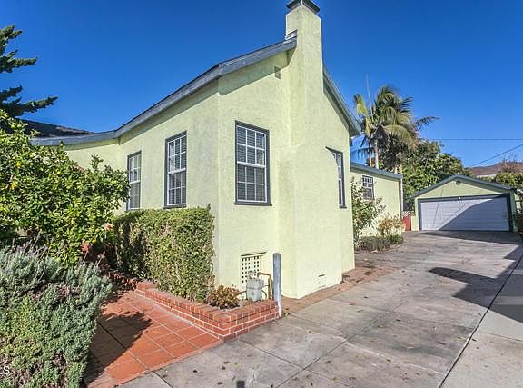 3rd image of 1573 Santa Ynez St