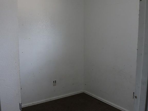3rd image of 1842 E 5th St