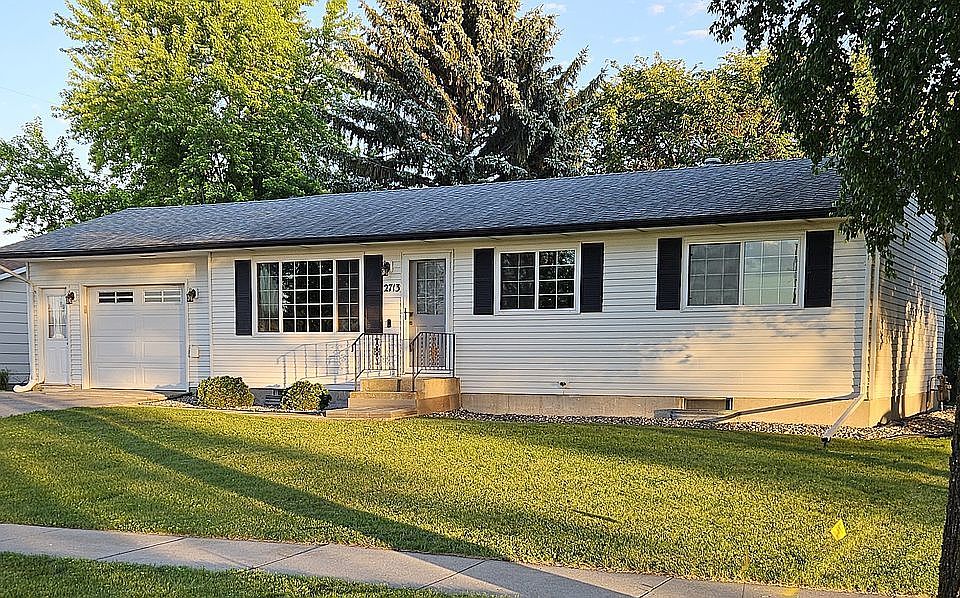 1st image of 2713 4th Ave S