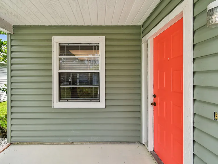 938 Willowood Ln — Photo 3