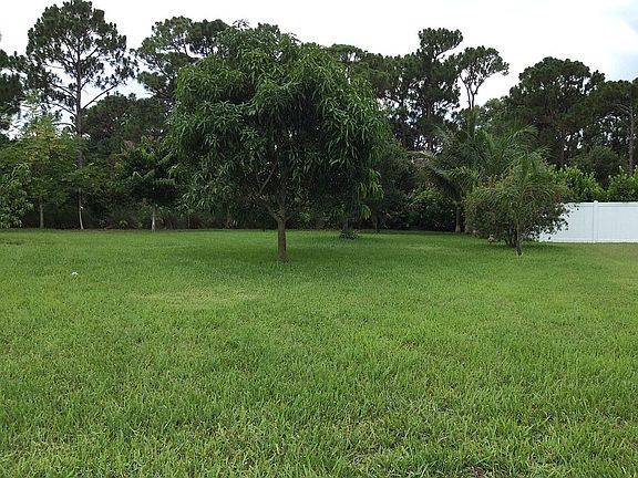 5th image of 158 NE Abaca Way