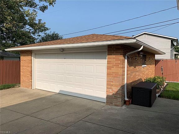 2nd image of 5623 Lori Dr