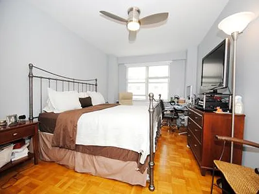 Rented by Buchbinder & Warren | media 10